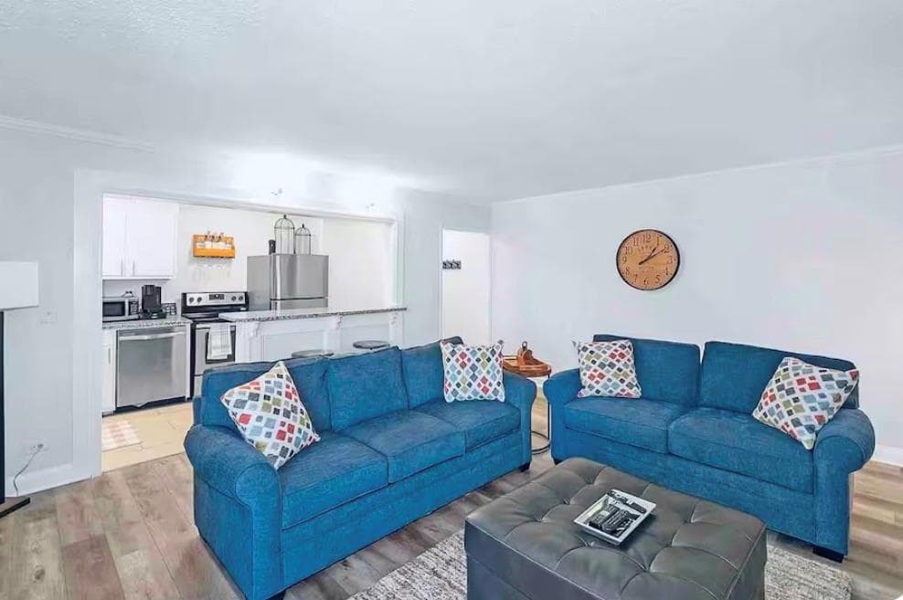 1 bedroom, 1 bathroom, 641 sq ft condominium for sale at 300 Peachtree Street 10O, Atlanta, GA 30308