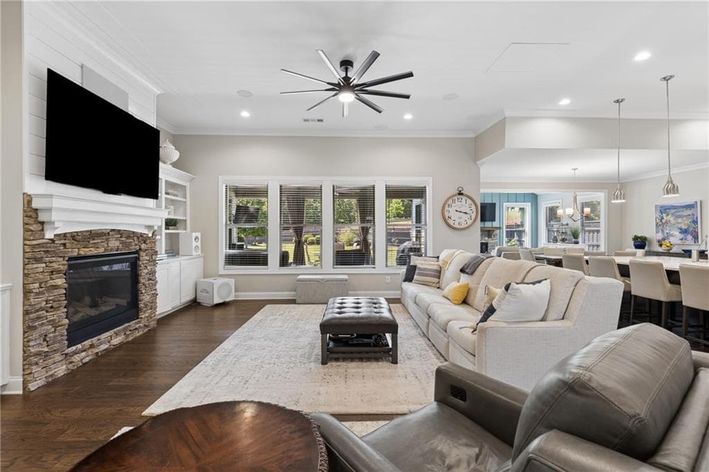 4 bedroom, 3 bathroom, 3,307 sq ft single family residence under contract at 5132 Castlehaven Bend, Powder Springs, GA 30127 — photo 4