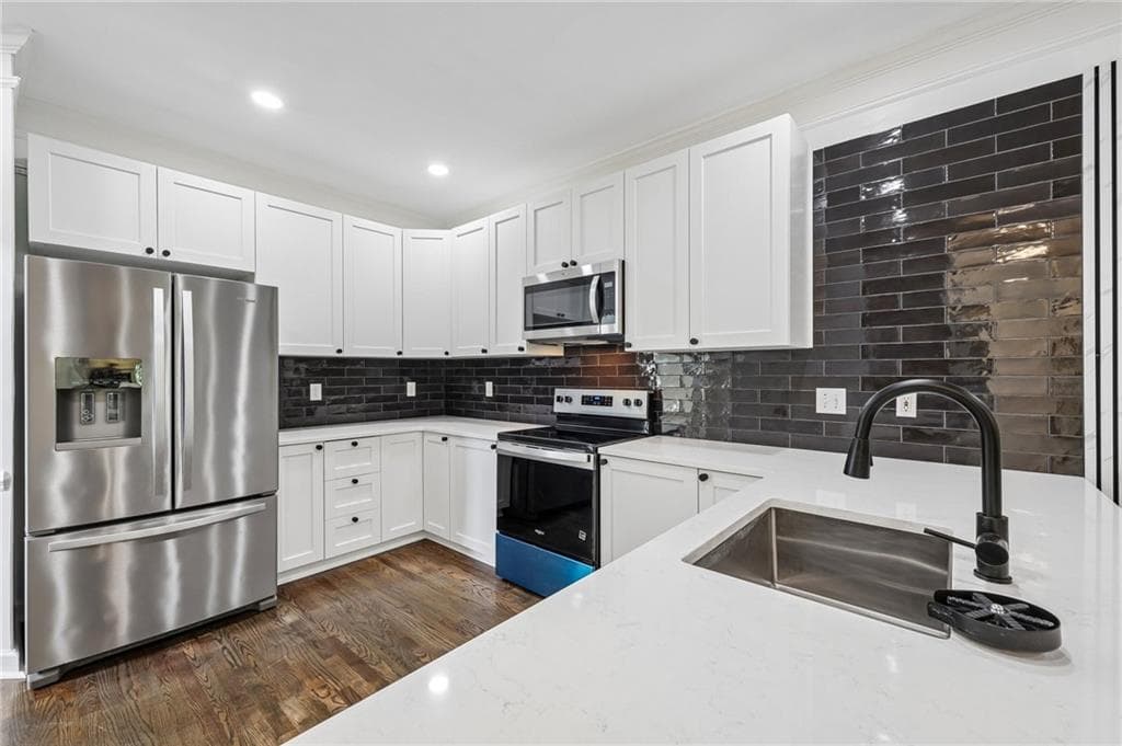 5 bedroom, 4 bathroom, 3,282 sq ft single family residence for sale at 2164 Cape Liberty Drive, Suwanee, GA 30024 — photo 5