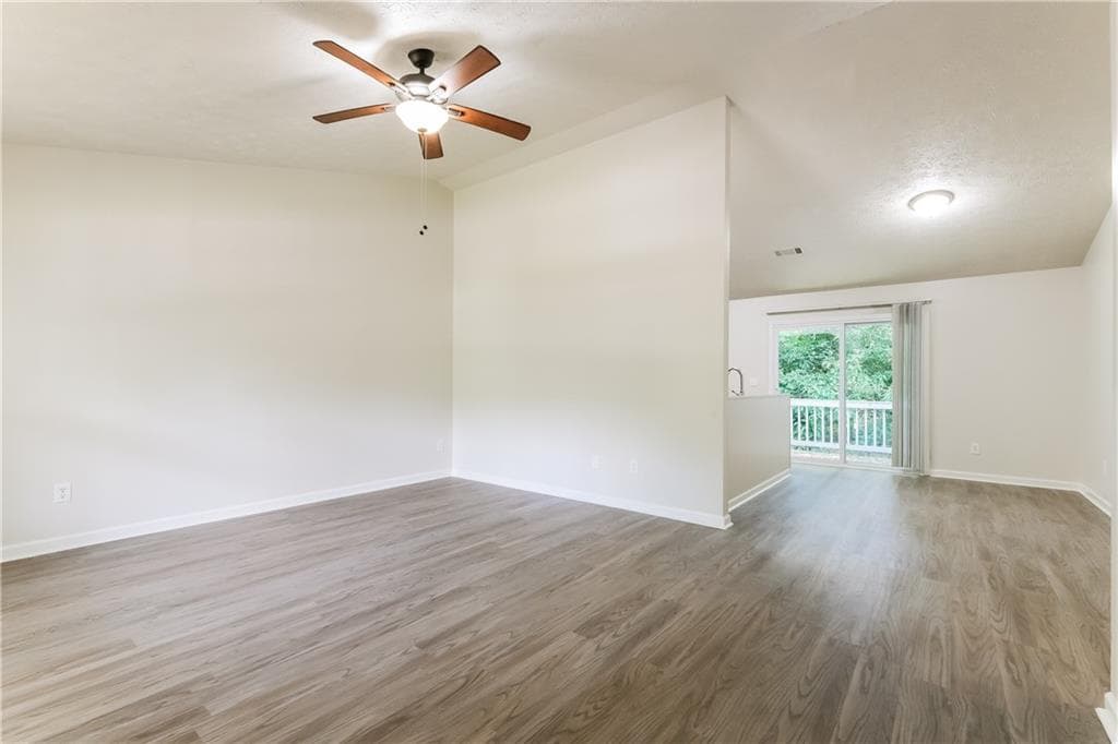 3 bedroom, 2 bathroom, 1,244 sq ft single family residence for sale at 3140 Alenes Drive, Gainesville, GA 30506 — photo 3