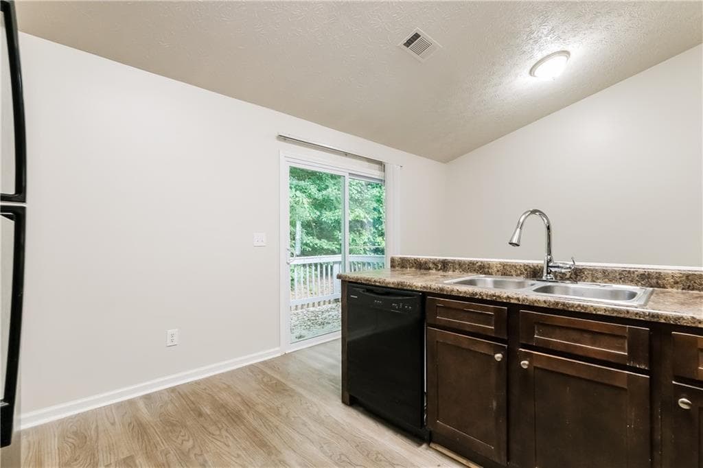 3 bedroom, 2 bathroom, 1,244 sq ft single family residence for sale at 3140 Alenes Drive, Gainesville, GA 30506 — photo 6