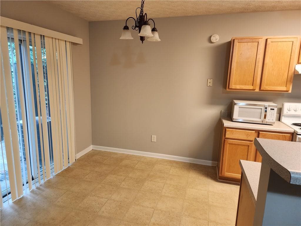 3 bedroom, 3 bathroom, 1,569 sq ft townhouse for rent at 6129 Brookechase Lane, Norcross, GA 30093 for $1,795 a month — photo 7