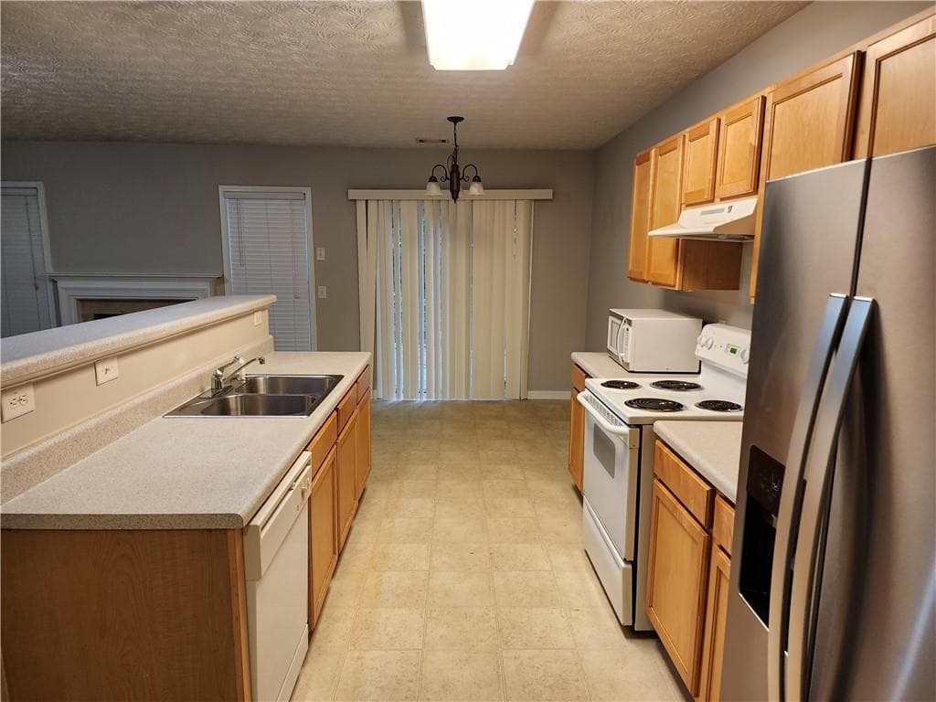 3 bedroom, 3 bathroom, 1,569 sq ft townhouse for rent at 6129 Brookechase Lane, Norcross, GA 30093 for $1,795 a month — photo 8