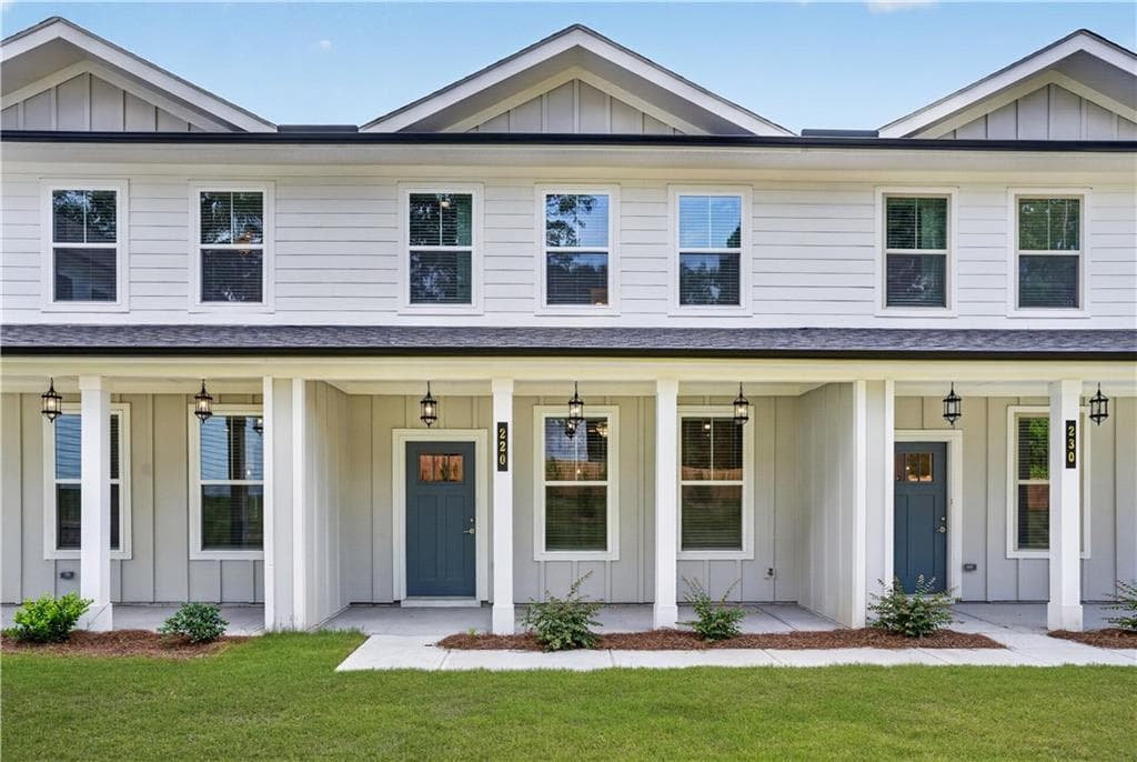 3 bedroom, 3 bathroom, 1,324 sq ft townhouse for sale at 220 Maddux Street LOT 13, Fayetteville, GA 30214 — photo 2