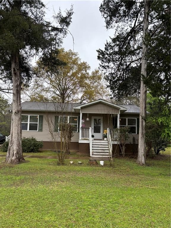 3 bedroom, 2 bathroom, 1,120 sq ft single family residence for sale at 405 Crawfordville Road, Union Point, GA 30669 — photo 2