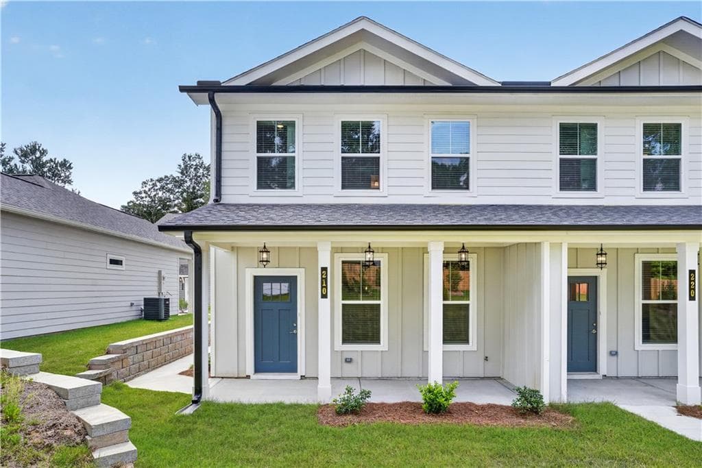 3 bedroom, 3 bathroom, 1,324 sq ft townhouse for sale at 210 Maddux Street LOT 12, Fayetteville, GA 30214 — photo 2