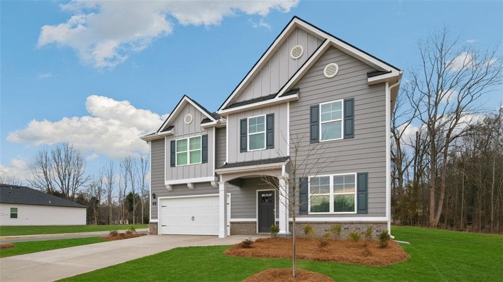 5 bedroom, 3 bathroom, 3,216 sq ft single family residence under contract at 169 Elsa Court, Jefferson, GA 30549 — photo 2