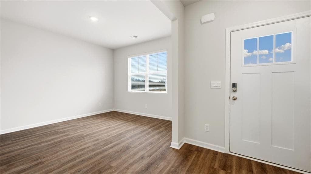 5 bedroom, 3 bathroom, 3,216 sq ft single family residence under contract at 169 Elsa Court, Jefferson, GA 30549 — photo 5