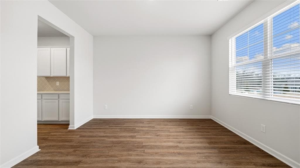 5 bedroom, 3 bathroom, 3,216 sq ft single family residence under contract at 169 Elsa Court, Jefferson, GA 30549 — photo 6