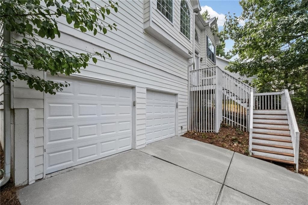 4 bedroom, 3 bathroom, 2,420 sq ft single family residence for sale at 2646 Mcguire Drive, Kennesaw, GA 30144 — photo 4