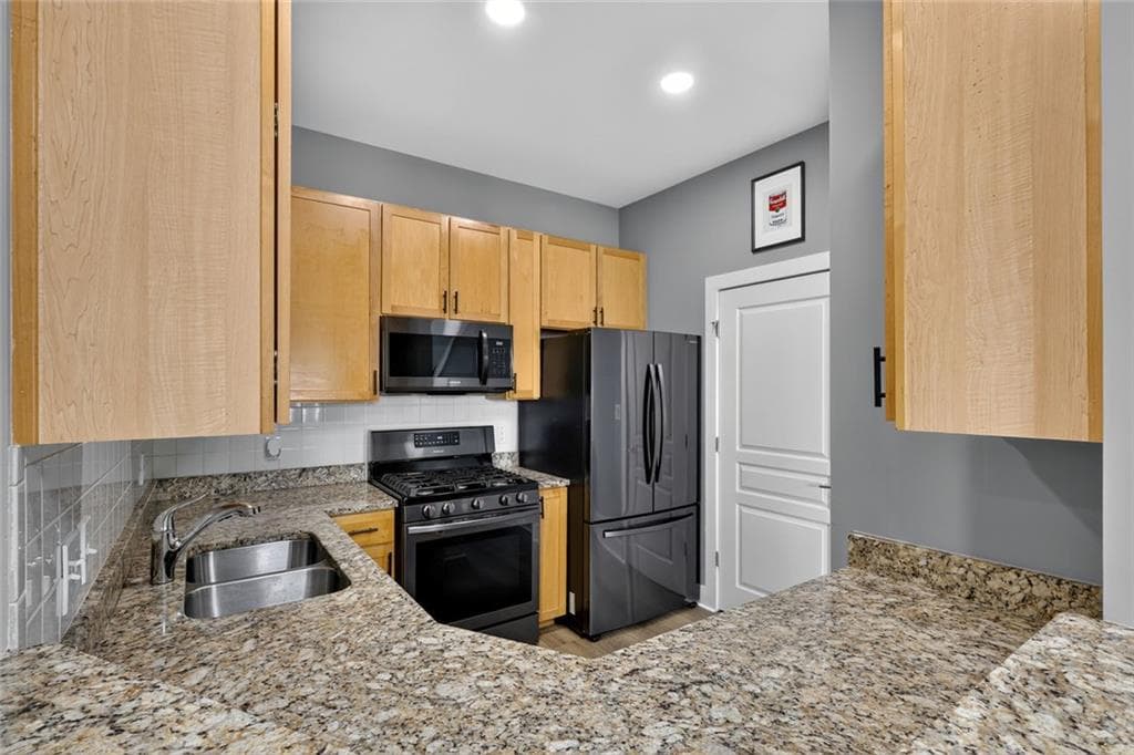 1 bedroom, 2 bathroom, 1,108 sq ft condominium for sale at 799 Hammond Drive 417, Sandy Springs, GA 30328 — photo 7