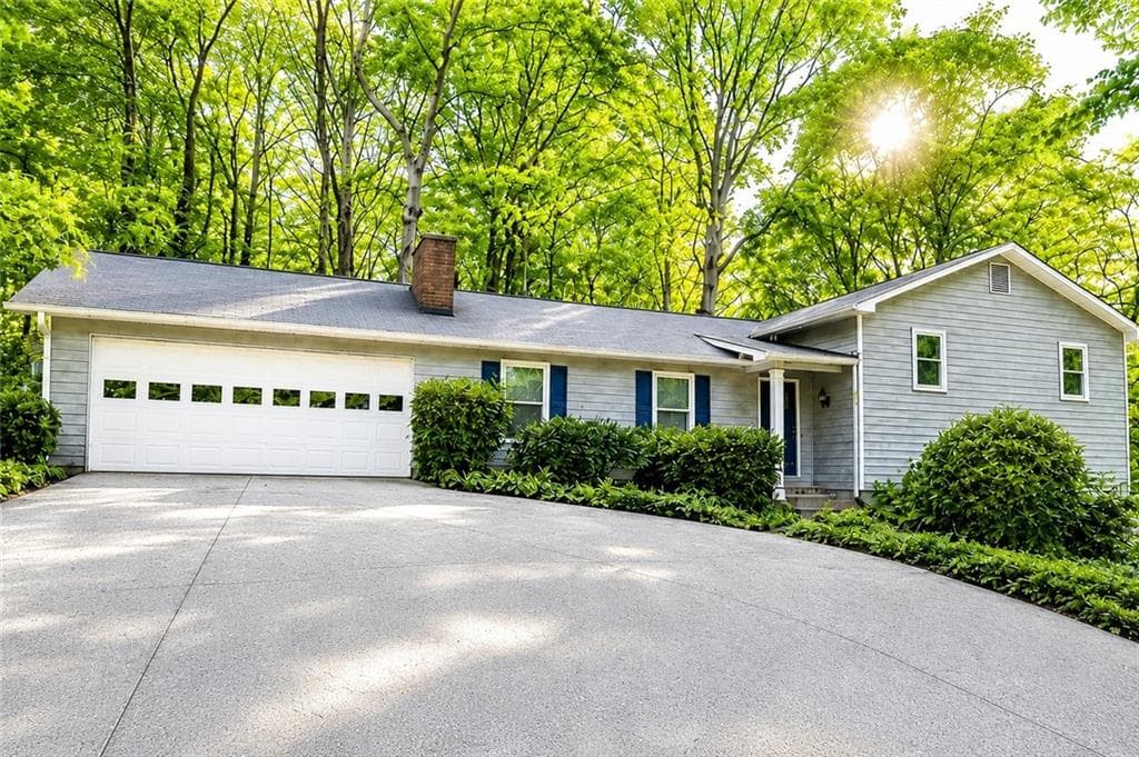 3 bedroom, 3 bathroom, 2,175 sq ft single family residence for rent at 4453 Old Mabry Place, Roswell, GA 30075 for $2,599 a month — photo 1 of 41