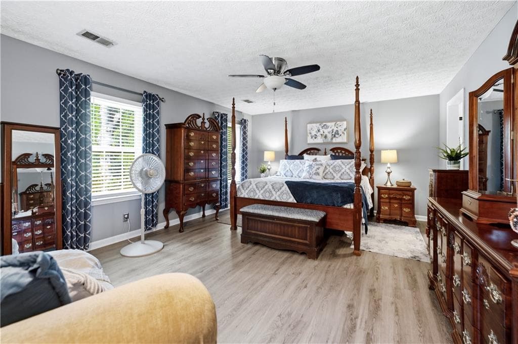 4 bedroom, 3 bathroom, 2,830 sq ft single family residence for sale at 526 Wagon Wheel Climb, Lawrenceville, GA 30044 — photo 4