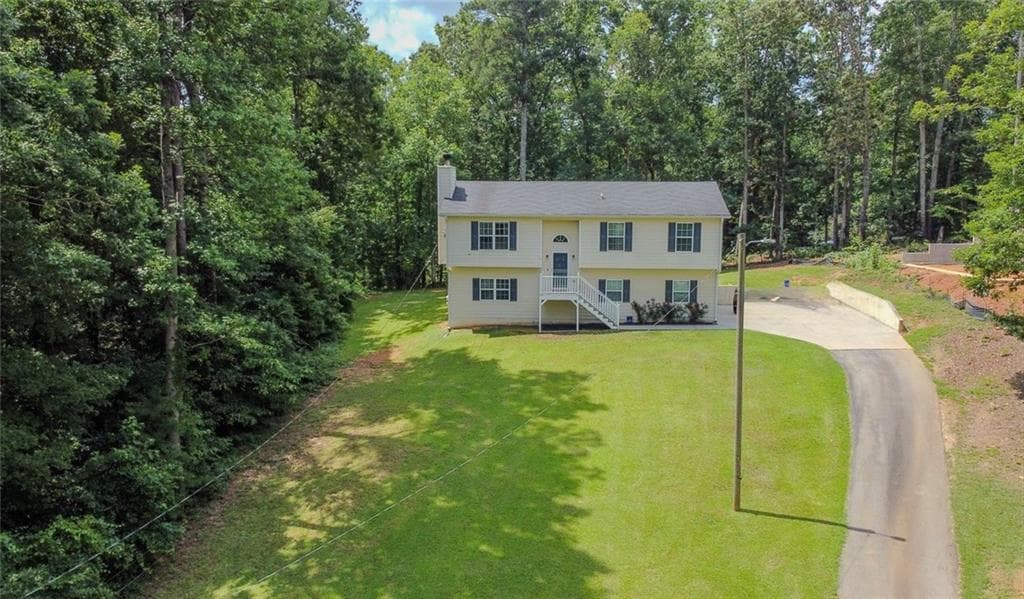 3 bedroom, 2 bathroom, 2,318 sq ft single family residence for sale at 3796 Cannon Drive, Douglasville, GA 30135 — photo 2
