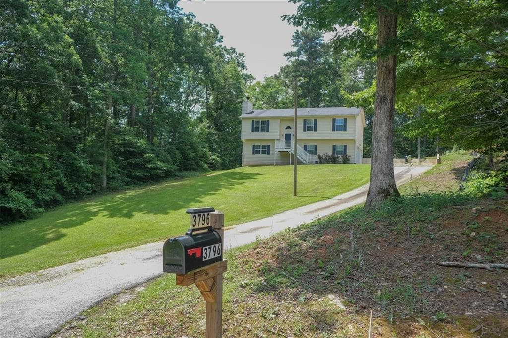 3 bedroom, 2 bathroom, 2,318 sq ft single family residence for sale at 3796 Cannon Drive, Douglasville, GA 30135 — photo 3