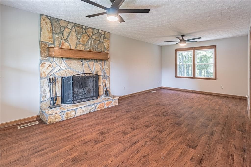 5 bedroom, 5 bathroom, 3,411 sq ft single family residence for sale at 1860 Jett Ridge Road, Cumming, GA 30041 — photo 6