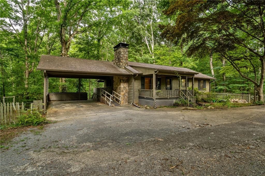 3 bedroom, 3 bathroom, 2,009 sq ft single family residence for sale at 368 Still Hollow Road, Jasper, GA 30143 — photo 4