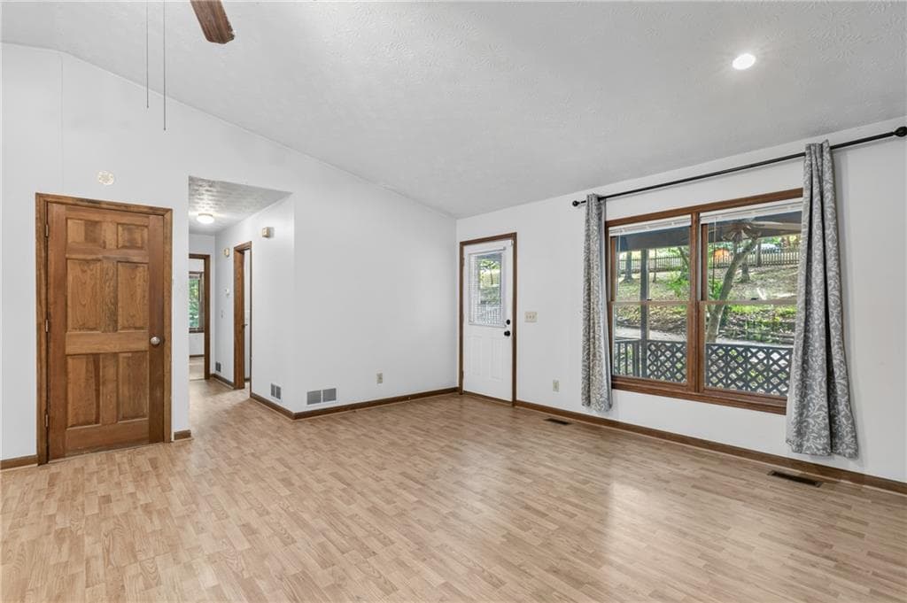 3 bedroom, 3 bathroom, 2,009 sq ft single family residence for sale at 368 Still Hollow Road, Jasper, GA 30143 — photo 10