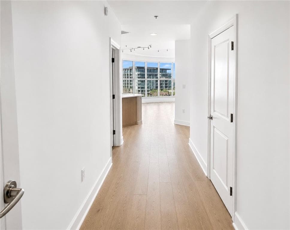 2 bedroom, 2 bathroom, 1,333 sq ft condominium for rent at 325 E Paces Ferry Road 502, Atlanta, GA 30305 for $2,799 a month — photo 5
