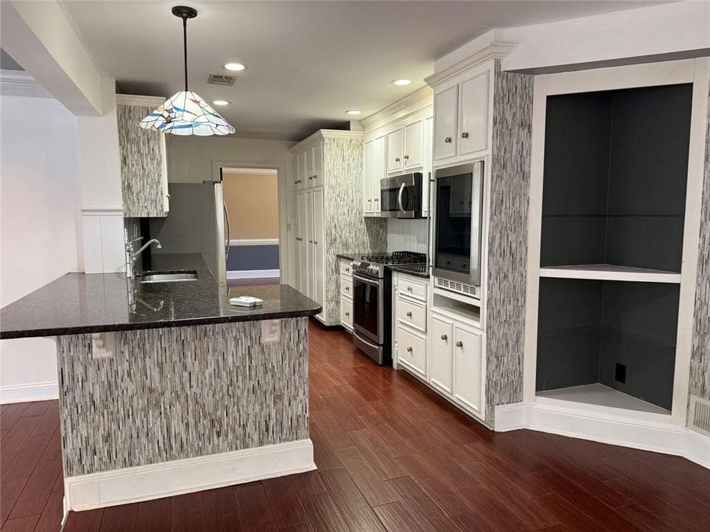 3 bedroom, 3 bathroom, 2,905 sq ft single family residence for rent at 4225 Friar Tuck Lane, Buford, GA 30519 for $2,300 a month — photo 5