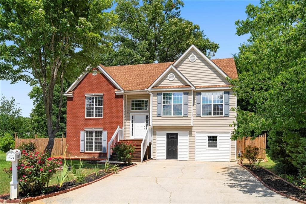 4 bedroom, 3 bathroom, 1,898 sq ft single family residence under contract at 5896 Amerson Lane, Ellenwood, GA 30294 — photo 3