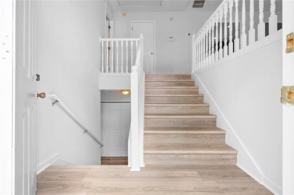 4 bedroom, 3 bathroom, 1,898 sq ft single family residence under contract at 5896 Amerson Lane, Ellenwood, GA 30294 — photo 9