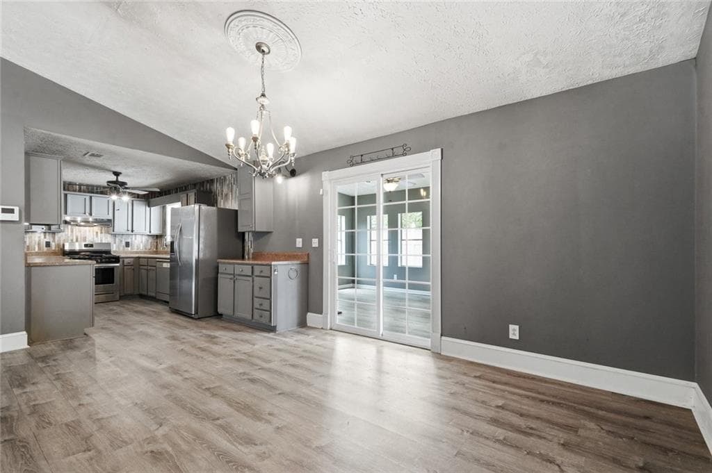 3 bedroom, 2 bathroom, 1,260 sq ft single family residence for sale at 107 Riverchase Drive, Woodstock, GA 30188 — photo 4