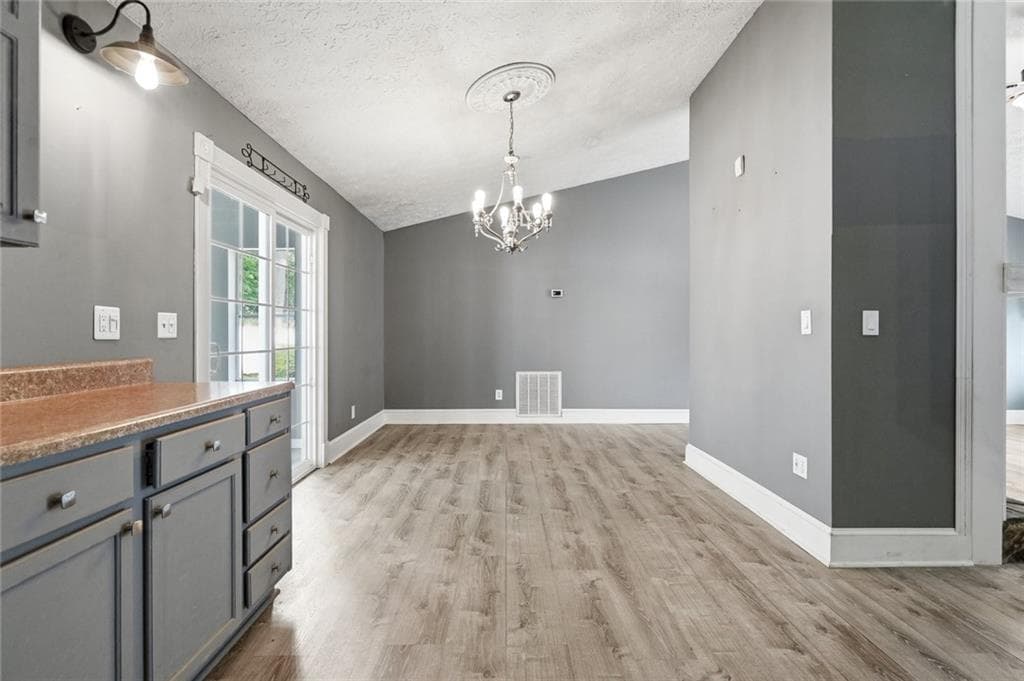 3 bedroom, 2 bathroom, 1,260 sq ft single family residence for sale at 107 Riverchase Drive, Woodstock, GA 30188 — photo 9