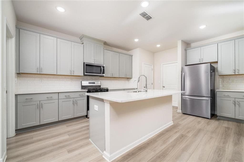 3 bedroom, 4 bathroom, 2,260 sq ft townhouse for rent at 1030 Sunny Lake Drive, Lawrenceville, GA 30043 for $2,450 a month — photo 8