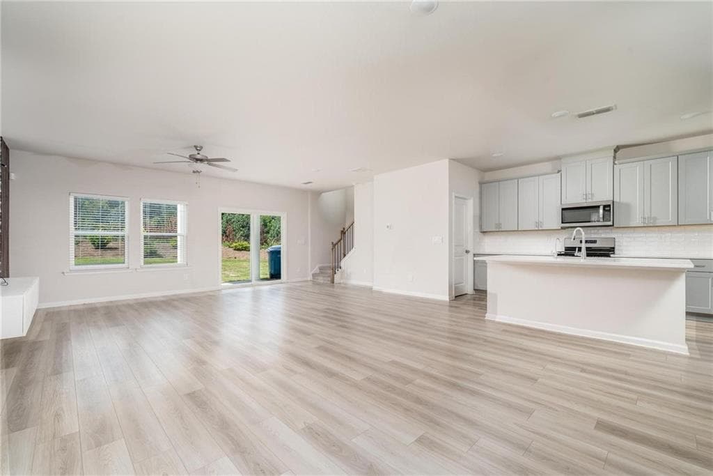 3 bedroom, 4 bathroom, 2,260 sq ft townhouse for rent at 1030 Sunny Lake Drive, Lawrenceville, GA 30043 for $2,450 a month — photo 9