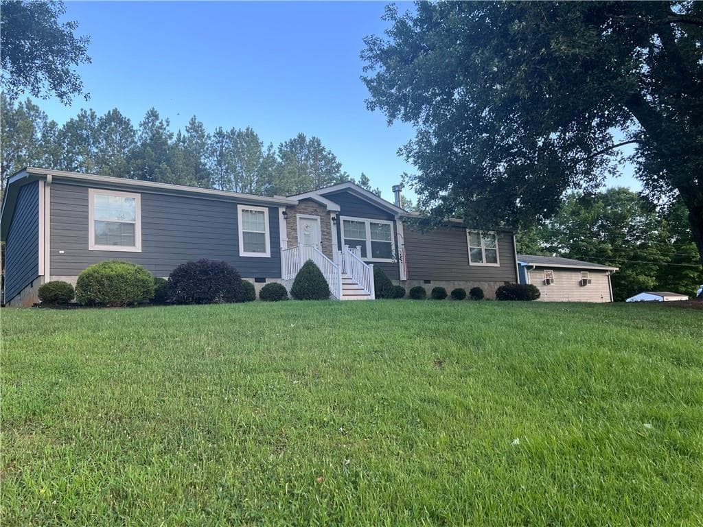 3 bedroom, 3 bathroom, 1,960 sq ft single family residence under contract at 4450 Cleveland Highway, Cohutta, GA 30710