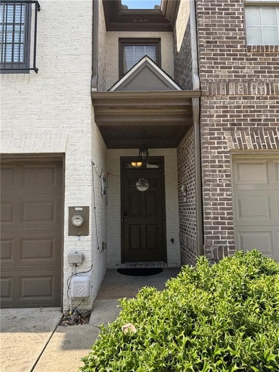 3 bedroom, 3 bathroom, 1,836 sq ft townhouse for rent at 1658 Oakbrook Lake Drive, Norcross, GA 30093 for $2,395 a month — photo 2