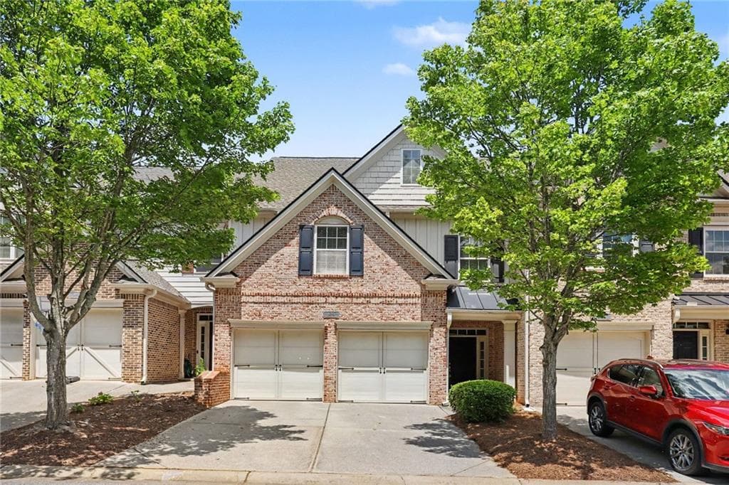 3 bedroom, 3 bathroom, 2,275 sq ft townhouse for sale at 4235 Cold Spring Court, Cumming, GA 30041 — photo 2