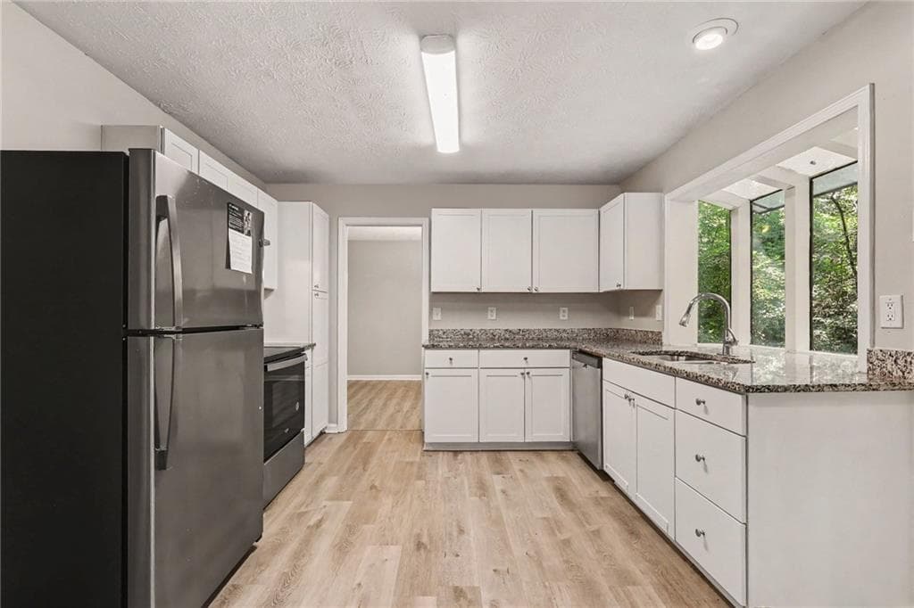 4 bedroom, 3 bathroom, 2,311 sq ft single family residence for sale at 5182 Manitou Way, Stone Mountain, GA 30087 — photo 7