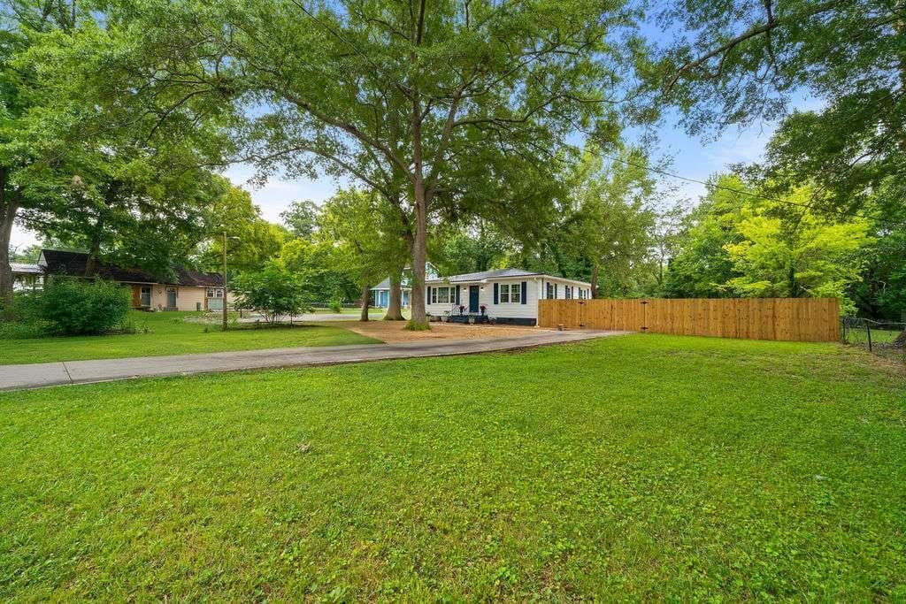 2 bedroom, 1 bathroom, 1,042 sq ft single family residence for sale at 10 Clover Street, Rome, GA 30161 — photo 3