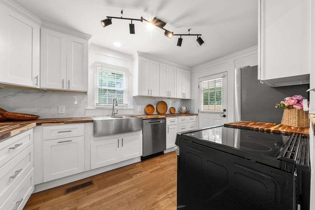 2 bedroom, 1 bathroom, 1,042 sq ft single family residence for sale at 10 Clover Street, Rome, GA 30161 — photo 9