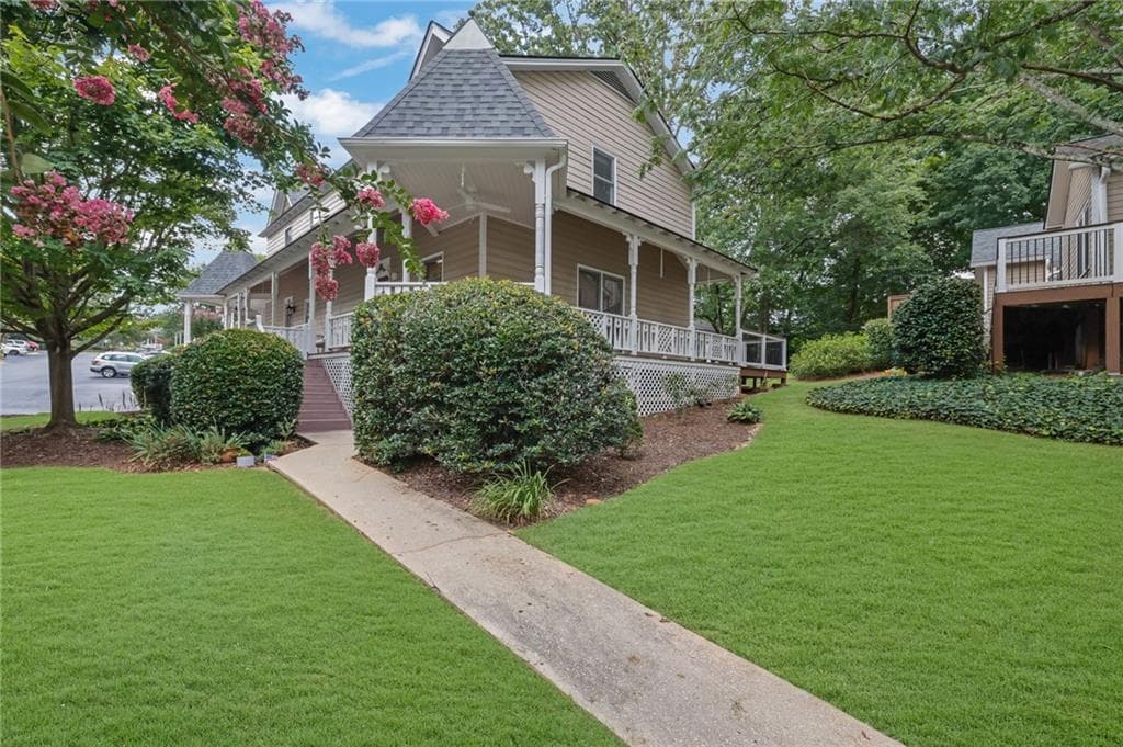 2 bedroom, 3 bathroom, 1,266 sq ft townhouse for sale at 1449 Cambridge Common, Decatur, GA 30033