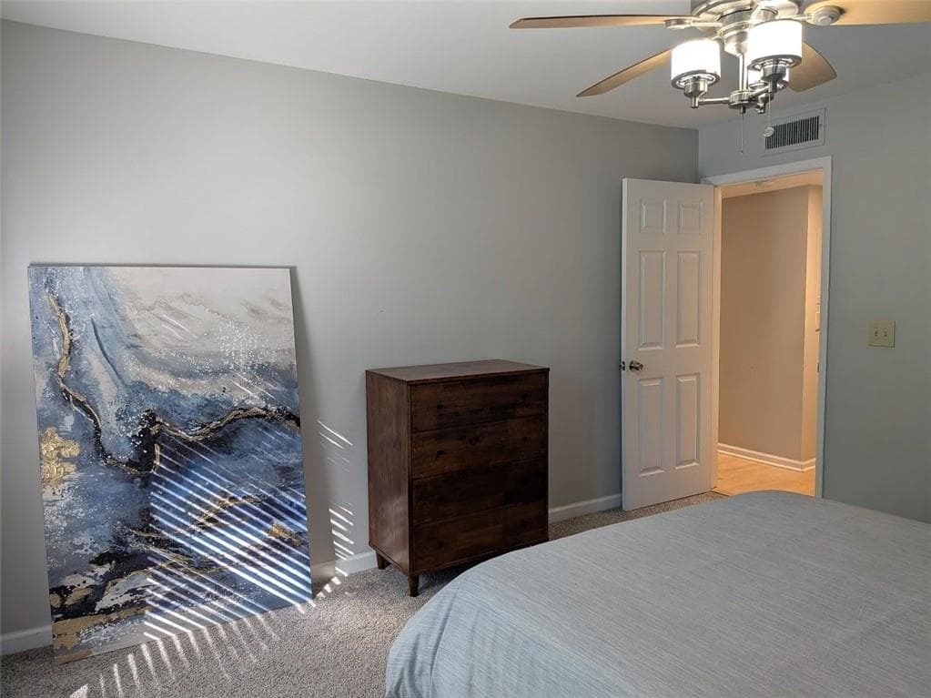 2 bedroom, 2 bathroom, 949 sq ft condominium for sale at 2657 Lenox Road 204, Atlanta, GA 30324 — photo 6