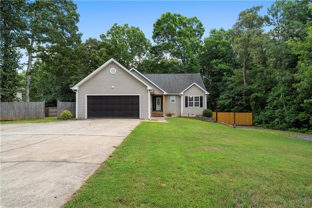 3 bedroom, 2 bathroom single family residence for rent at 141 Poplar Way, Winder, GA 30680 for $2,200 a month — photo 2