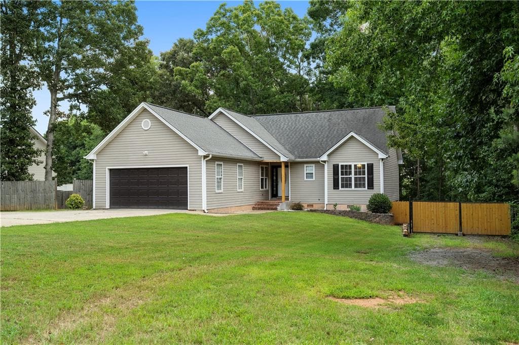 3 bedroom, 2 bathroom single family residence for rent at 141 Poplar Way, Winder, GA 30680 for $2,200 a month — photo 4