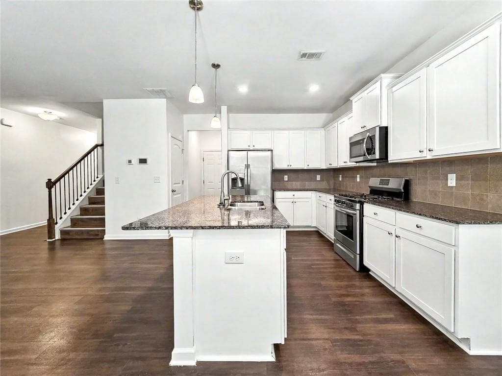 3 bedroom, 3 bathroom, 1,965 sq ft single family residence for sale at 130 Woodhouse Circle, Acworth, GA 30102 — photo 7