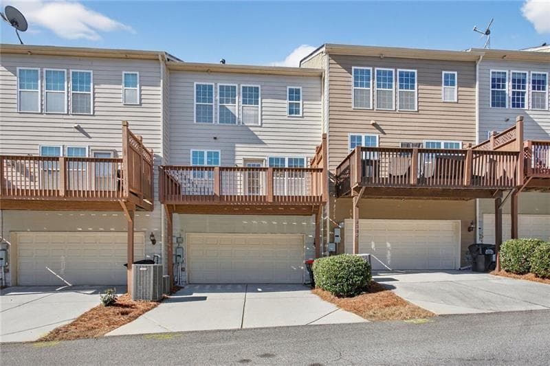 3 bedroom, 4 bathroom, 1,827 sq ft townhouse for sale at 2343 Millhaven Street 16, Smyrna, GA 30080 — photo 4
