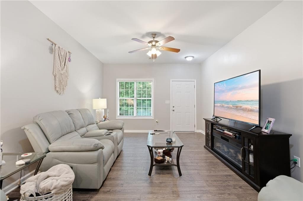 3 bedroom, 3 bathroom, 1,658 sq ft condominium for sale at 3135 Cedar Glade Lane, Buford, GA 30519 — photo 5