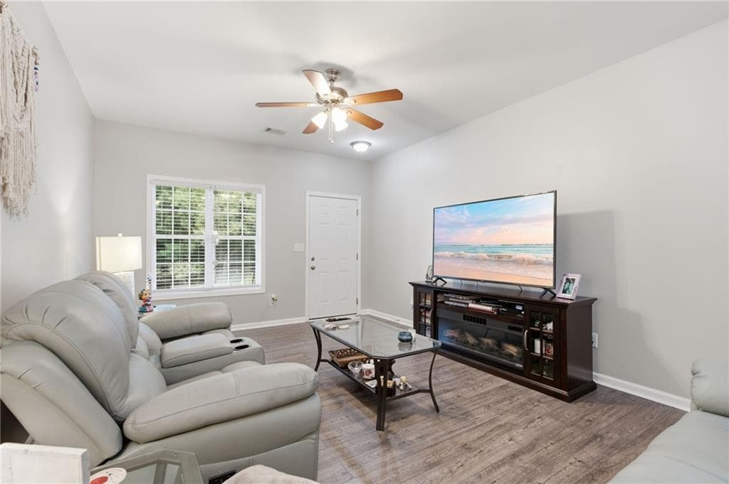 3 bedroom, 3 bathroom, 1,658 sq ft condominium for sale at 3135 Cedar Glade Lane, Buford, GA 30519 — photo 6