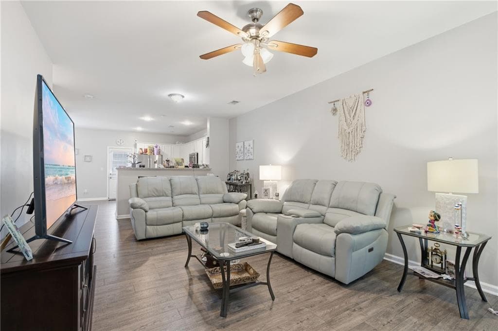 3 bedroom, 3 bathroom, 1,658 sq ft condominium for sale at 3135 Cedar Glade Lane, Buford, GA 30519 — photo 7