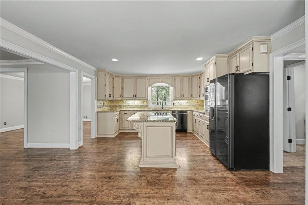 4 bedroom, 3 bathroom, 3,829 sq ft single family residence for sale at 3597 Smithtown Road, Suwanee, GA 30024 — photo 4