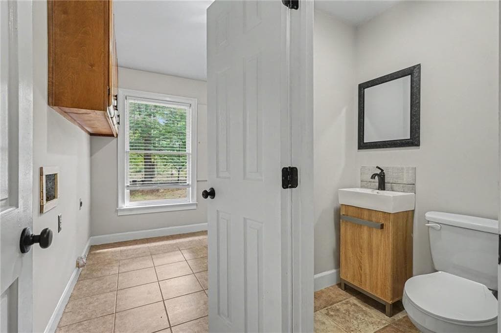4 bedroom, 3 bathroom, 3,829 sq ft single family residence for sale at 3597 Smithtown Road, Suwanee, GA 30024 — photo 7