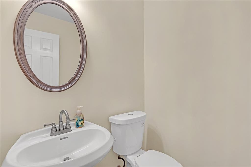 4 bedroom, 3 bathroom, 3,024 sq ft single family residence for sale at 2055 Hickory Station Circle, Snellville, GA 30078 — photo 10