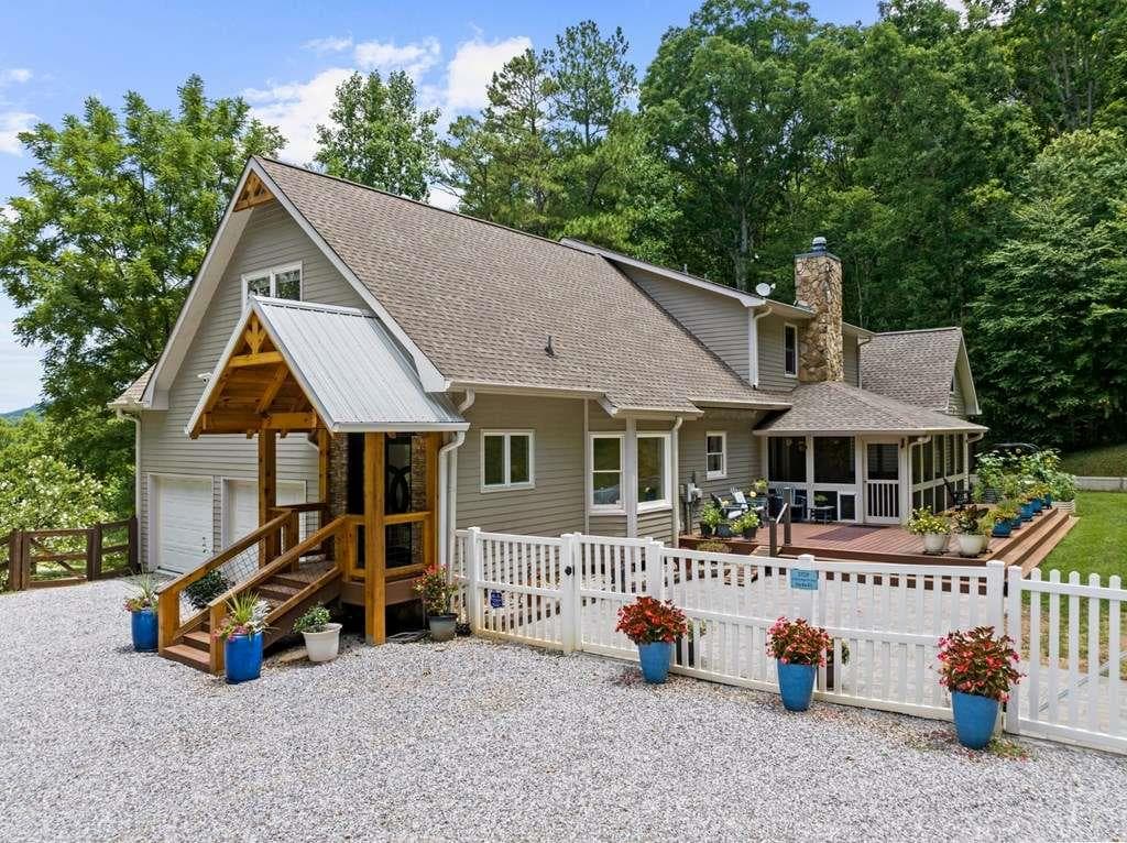 4 bedroom, 5 bathroom, 3,733 sq ft single family residence for sale at 11690 Old Hwy 76, Morganton, GA 30560 — photo 4