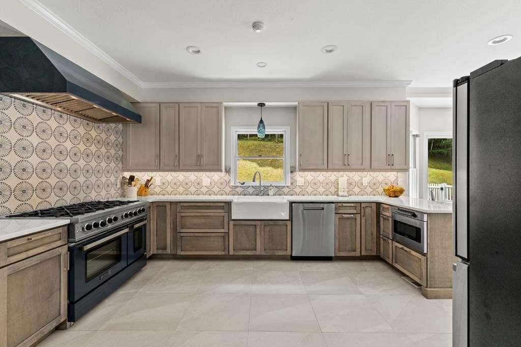 4 bedroom, 5 bathroom, 3,733 sq ft single family residence for sale at 11690 Old Hwy 76, Morganton, GA 30560 — photo 9